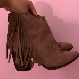 Fringe boots